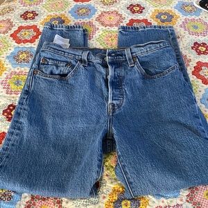501 Levi’s, size 27 Ankle Pants Excellent condition